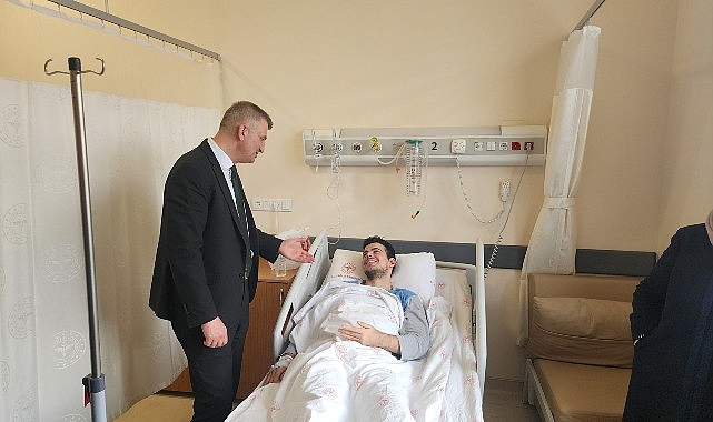 Başkan Sezer’den Hastanedeki Hemşehrilerine Ziyaret