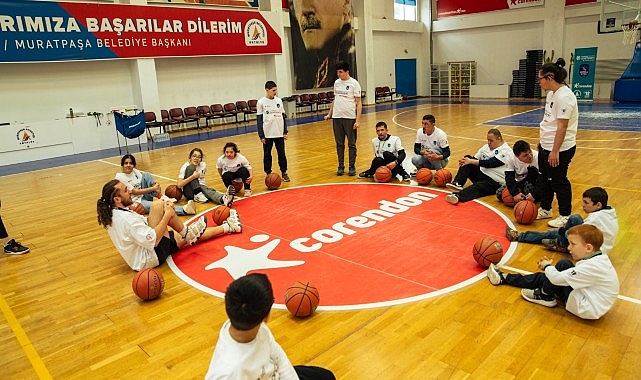 Anadolu Efes Spor Kulübü’nün 2024-2025 Sezonu One Team Sosyal Sorumluluk Projesi Antalya’da Başladı