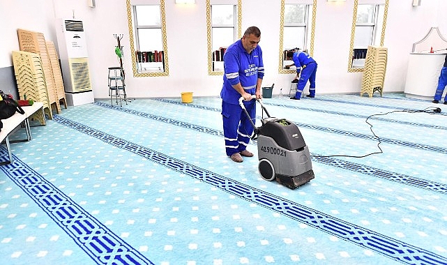 İzmir’in camileri Ramazan’a hazır