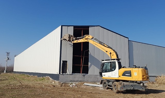 Tarım arazileri kaçak yapılardan temizleniyor