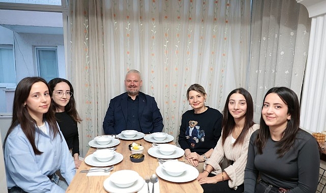 Başkan Pehlivan, öğrencilerin iftar sofrasına konuk oldu