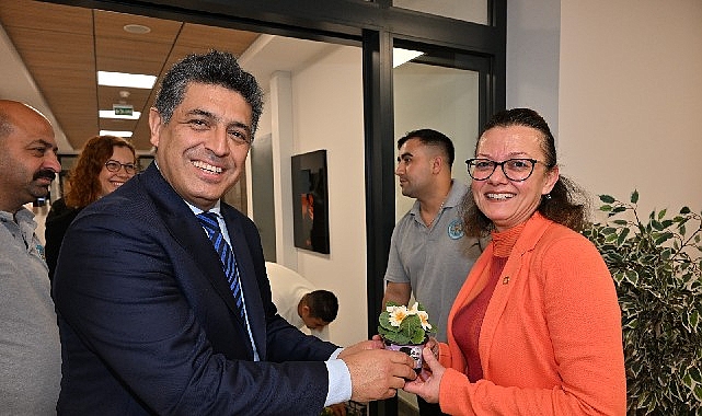 Büyükşehir ve Maski’den Kadın Çalışanlara Özel Hediye