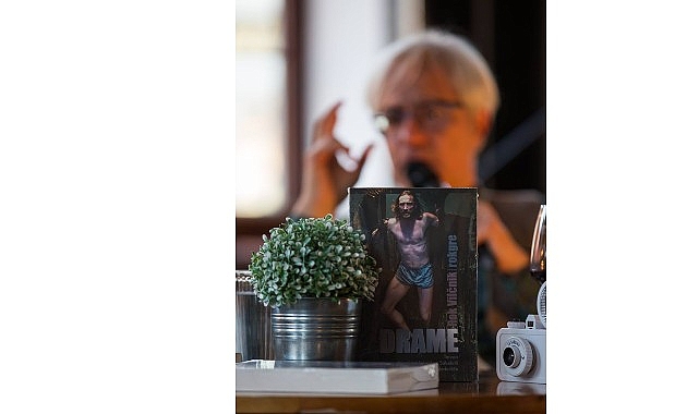 “çağdaş oyunda absürt komedi yazarlığı” atölyesi başvuruları başlıyor