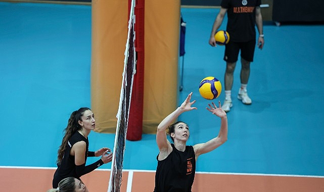 Eczacıbaşı Dynavit, dev derbiye ev sahipliği yapacak