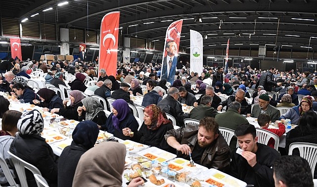 Osmangazi Belediyesi’nin iftar sofrası doldu taştı