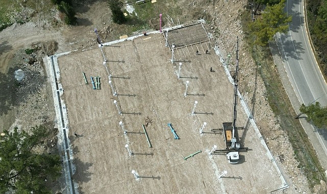 Tekirova pazar yerinin inşası hızla devam ediyor