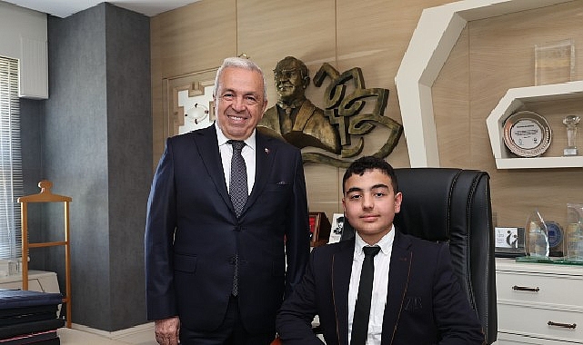 Başkan Şadi Özdemir makamını çocuklara devretti