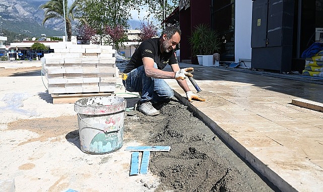 Cumhuriyet Meydanı’nda çalışmalar devam ediyor 