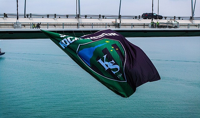 Kocaelispor bayrağı, Osmangazi Köprüsü’ne asıldı: O iş tamam!