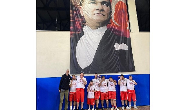 Özel çocuklar altın madalyaları Ayvalık’a getirdi…