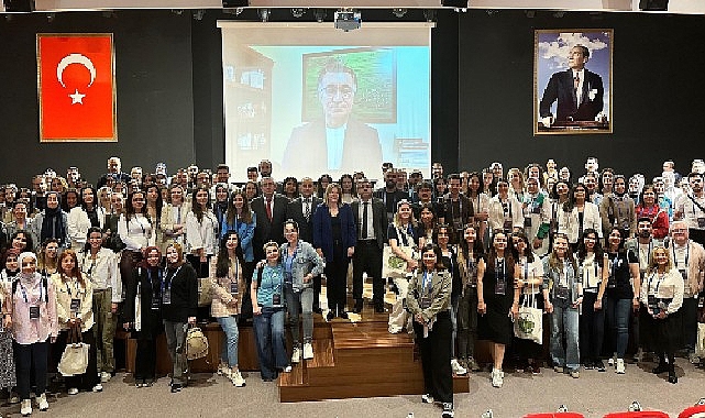 Uzmanından Sosyal Medya Uyarısı: Normal Duygu Döngüsünü Bozuyor