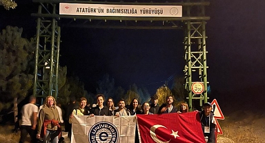 Ege Üniversitesi öğrencileri ‘Kocatepe Zafer Yürüyüşü’ne katıldı